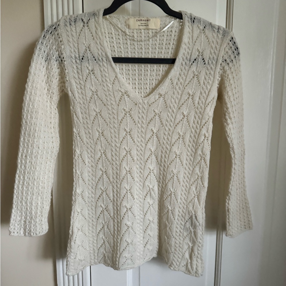 Zara knit sweater size S